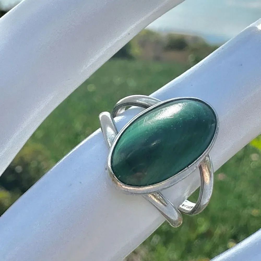 Sterling Silver Oval Green Malachite Split Band Ring